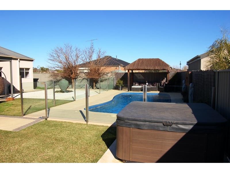 3 Sunset Avenue, Echuca VIC 3564