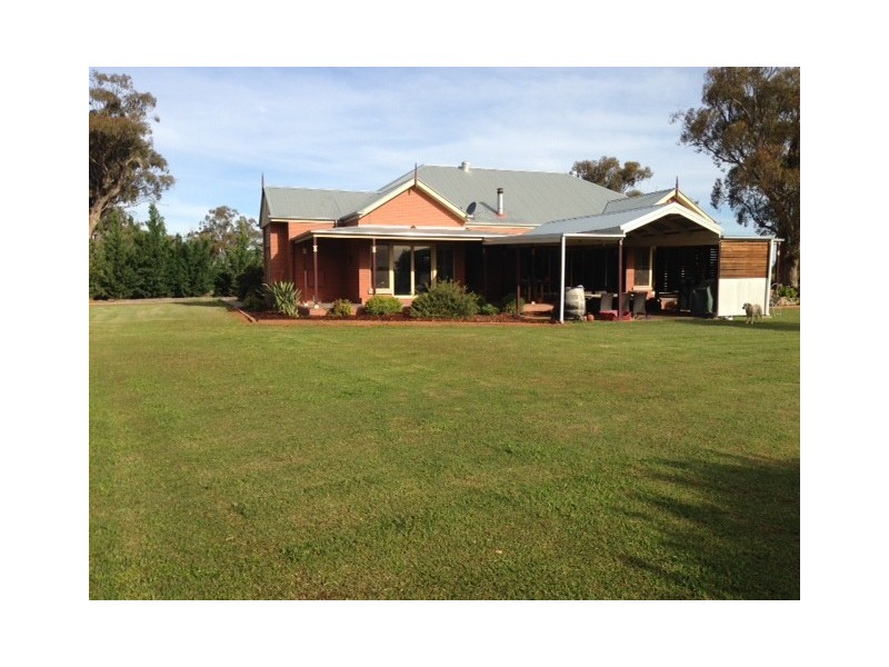 18 Hollara Drive, Moama NSW 2731