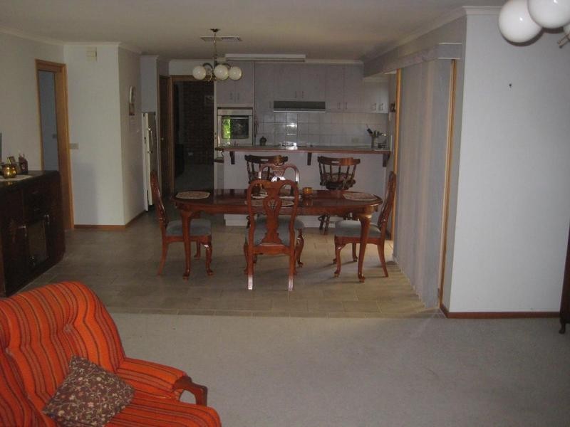 16 Lawson Drive, Moama NSW 2731