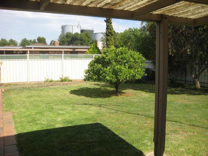 16 Lawson Drive, Moama NSW 2731