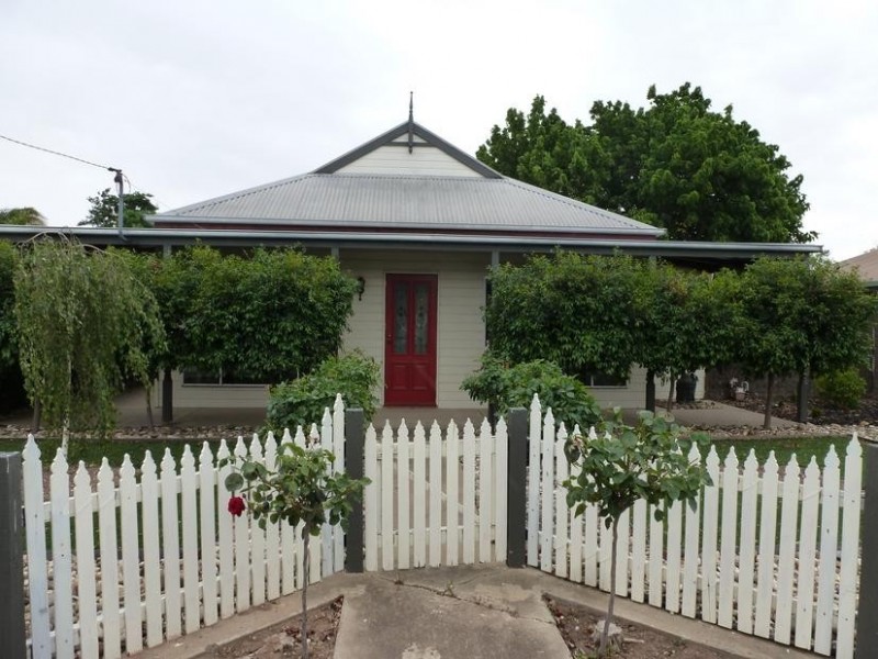 14 Porter Street, Moama NSW 2731