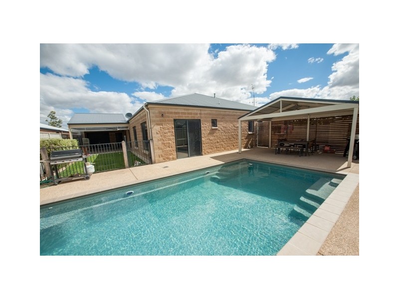 17 Forfar Drive, Moama NSW 2731