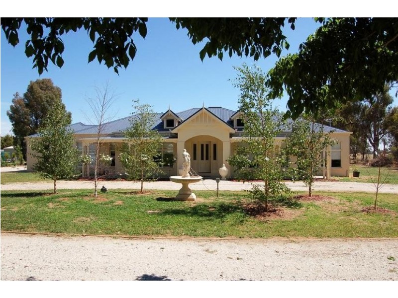 12 Charters Drive, Moama NSW 2731