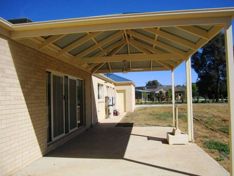 12 Charters Drive, Moama NSW 2731