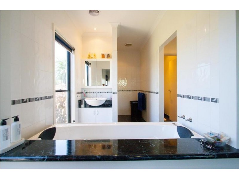 55 Brecon Court, Echuca VIC 3564