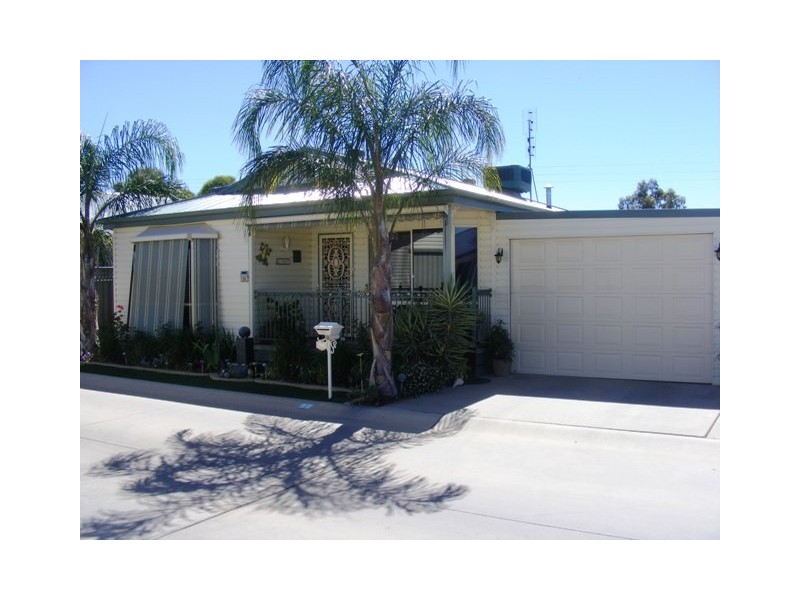 98 Swan Boulevard, Moama NSW 2731