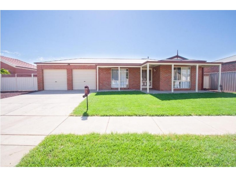 21 Genevieve Avenue, Echuca VIC 3564