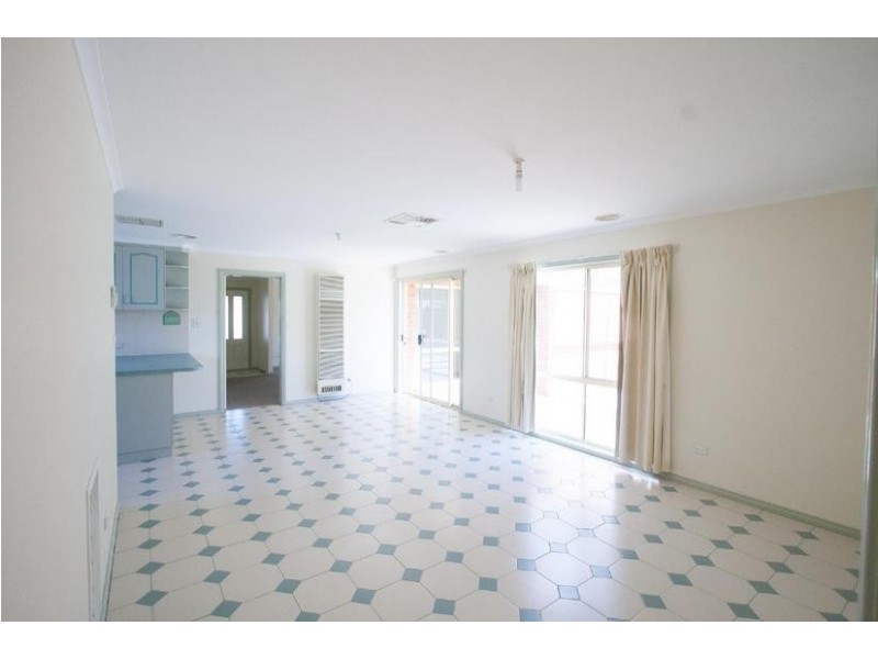 21 Genevieve Avenue, Echuca VIC 3564