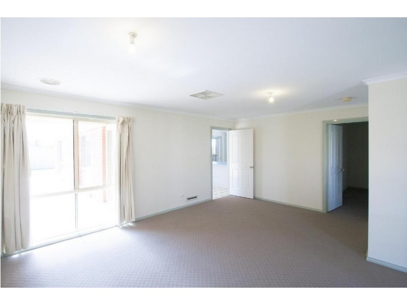 21 Genevieve Avenue, Echuca VIC 3564