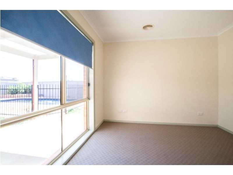 21 Genevieve Avenue, Echuca VIC 3564