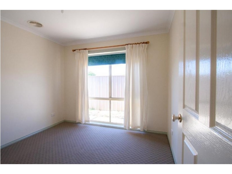 21 Genevieve Avenue, Echuca VIC 3564