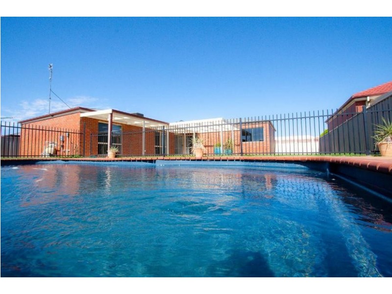 21 Genevieve Avenue, Echuca VIC 3564