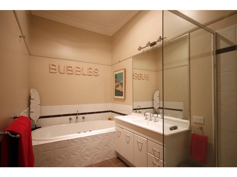 16 Tyler Street, Echuca VIC 3564