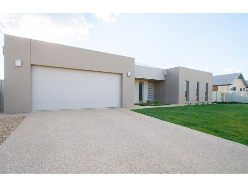 9 Healey Court, Moama NSW 2731