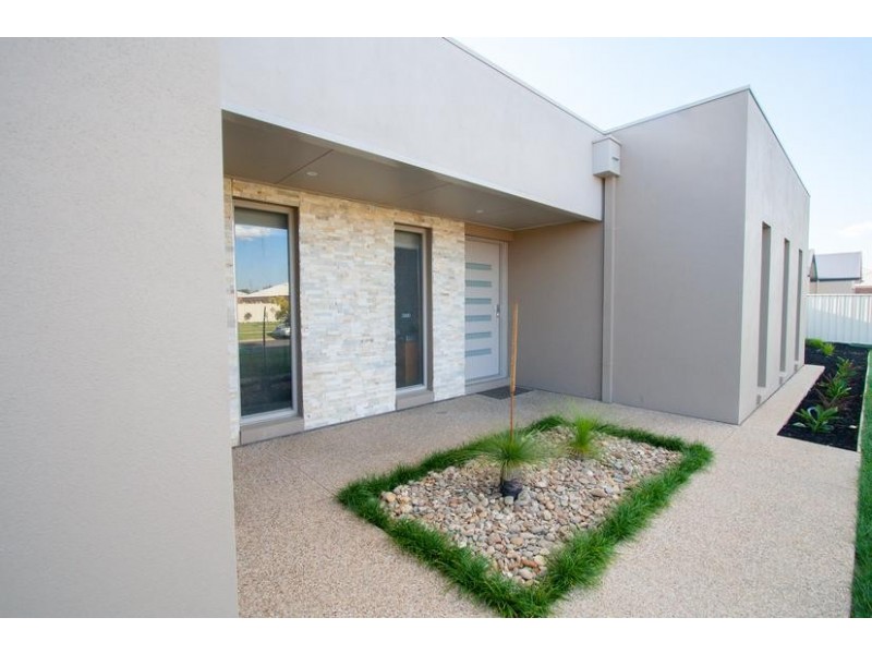 9 Healey Court, Moama NSW 2731