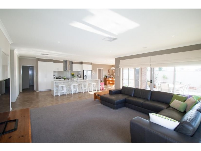 9 Healey Court, Moama NSW 2731