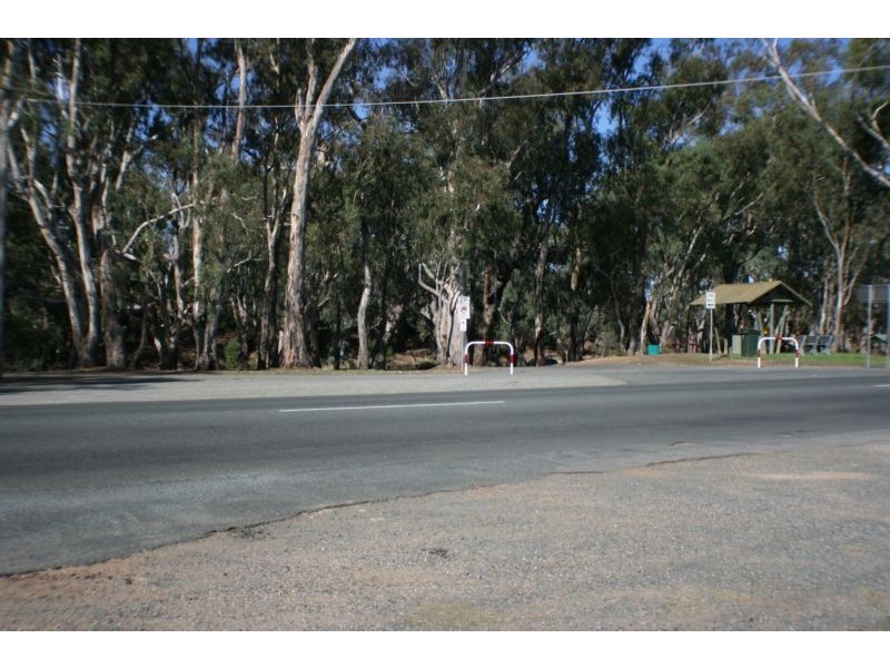 61 Campaspe Esplanade, Echuca VIC 3564