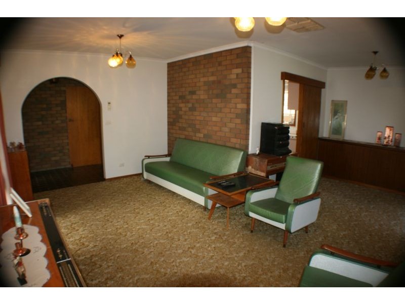 61 Campaspe Esplanade, Echuca VIC 3564