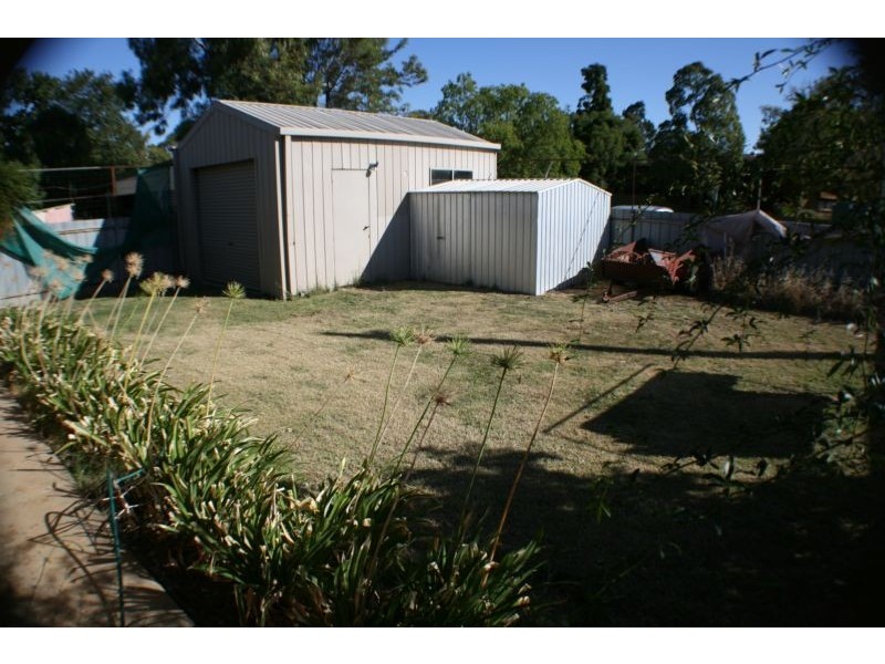 61 Campaspe Esplanade, Echuca VIC 3564