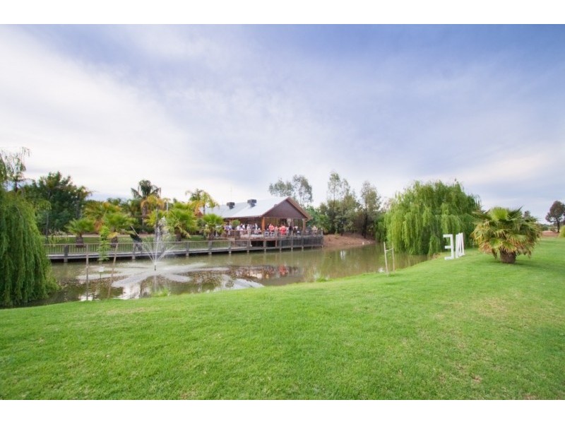 2/400 Perricoota Rd, Moama NSW 2731