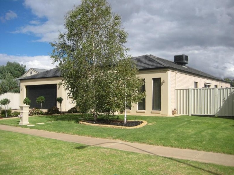 40 Glencoe Boulevard, Moama NSW 2731