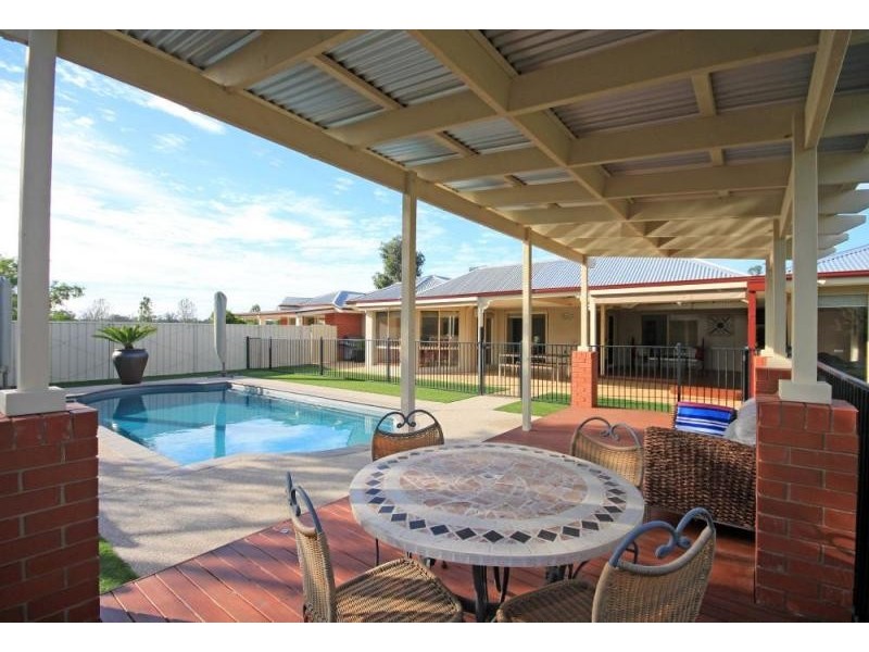 17 Wharparilla Drive, Echuca VIC 3564