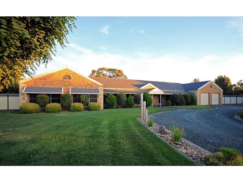 8 Ainsley Court, Echuca VIC 3564