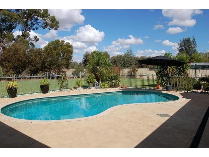 8 Ainsley Court, Echuca VIC 3564