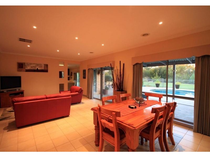8 Ainsley Court, Echuca VIC 3564