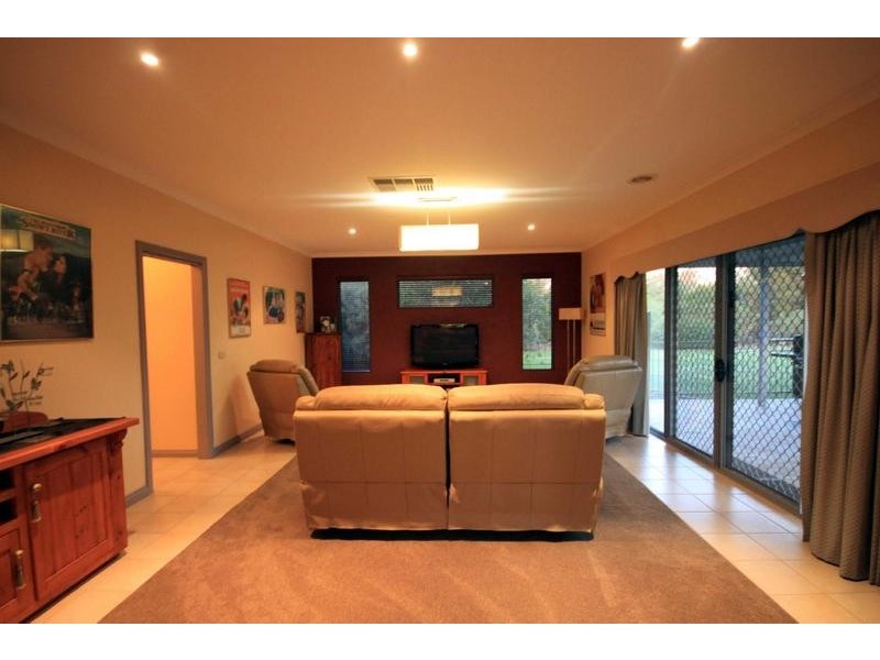 8 Ainsley Court, Echuca VIC 3564