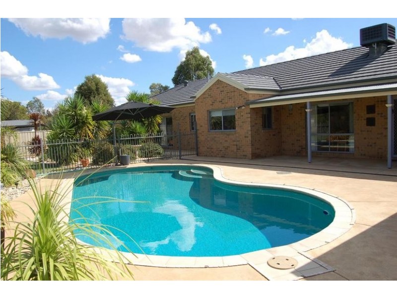 8 Ainsley Court, Echuca VIC 3564