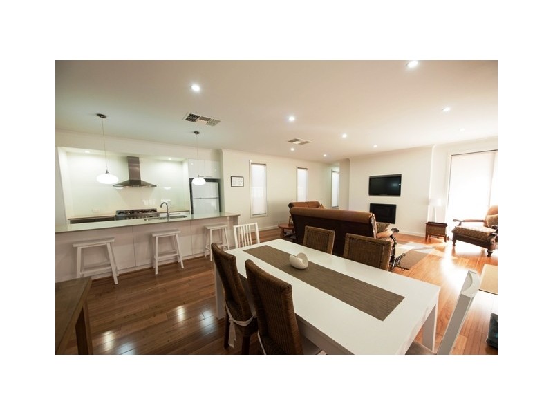 2/6 Jacana Avenue, Moama NSW 2731