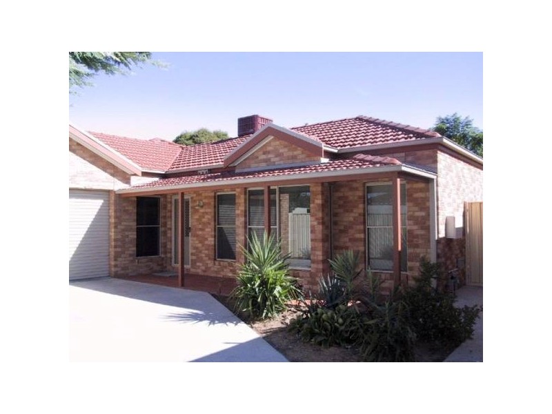 2/211 High Street, Echuca VIC 3564