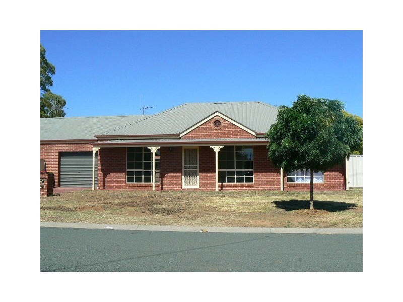 2/1 Rosendale Court, Echuca VIC 3564