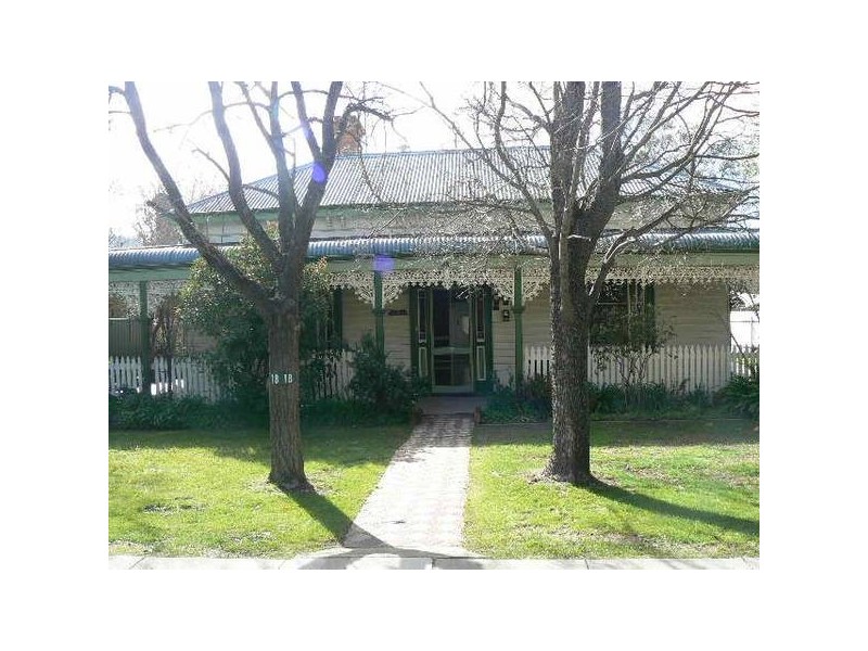 18 Dickson Street, Echuca VIC 3564