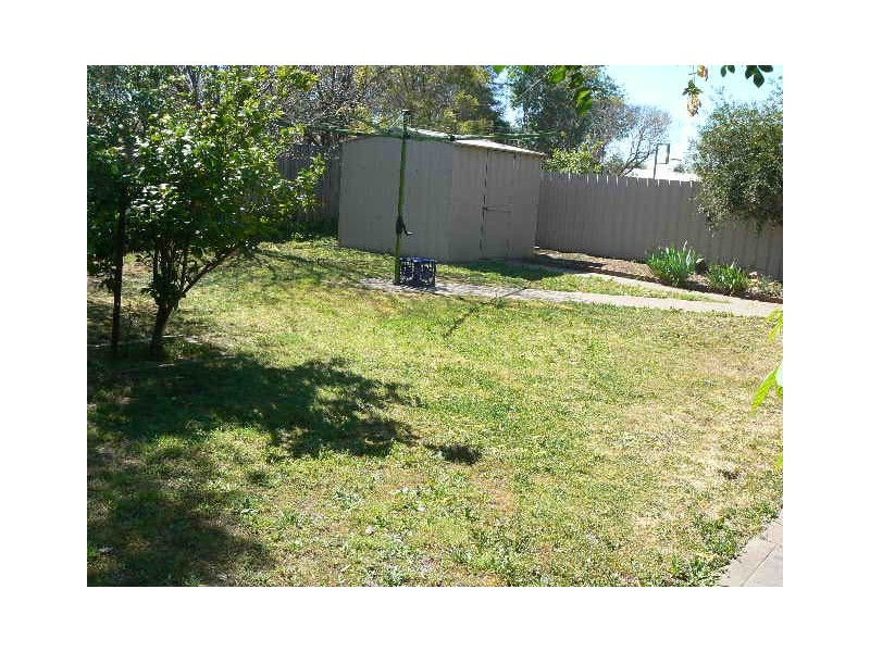 8 Adelaide Crescent, Echuca VIC 3564
