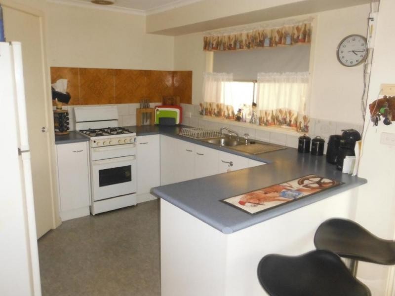 8 Alfred Avenue, Echuca VIC 3564