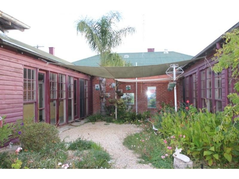 20 Livingstone Street, Mathoura NSW 2710