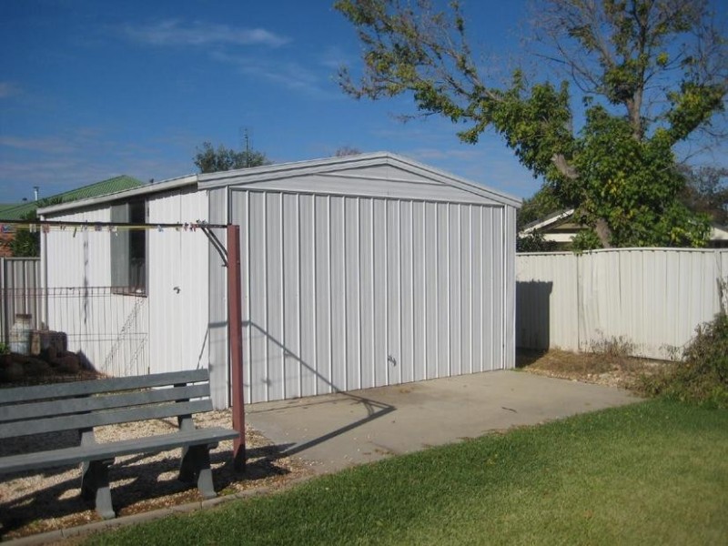 1 McMahon Place, Moama NSW 2731