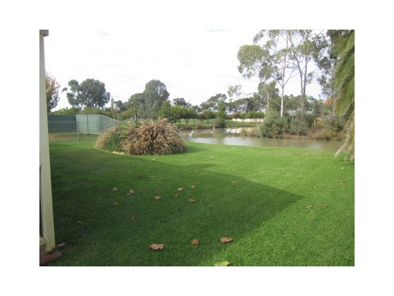 11 Menarock Waters, Moama NSW 2731