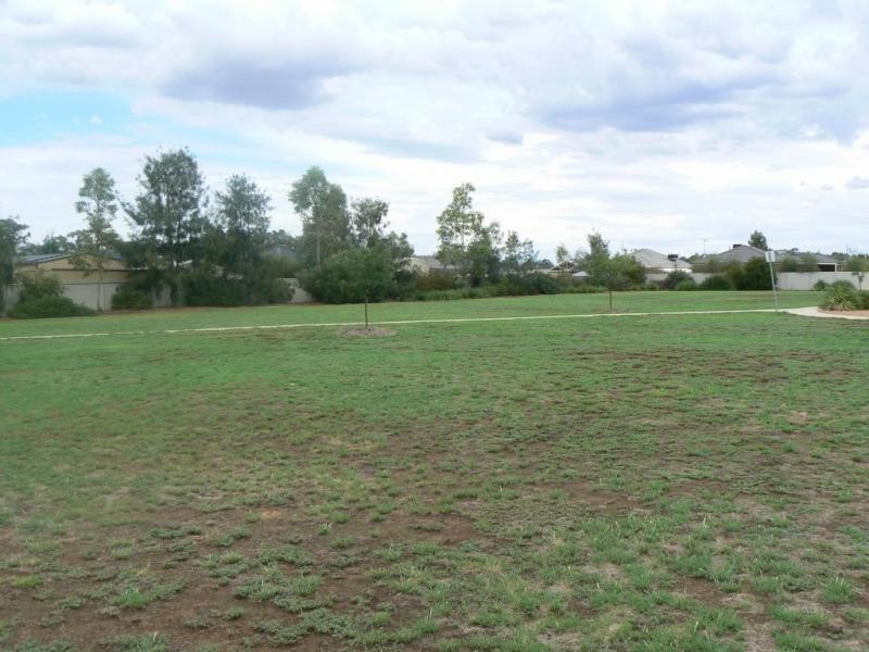 12 Antrim Court, Moama NSW 2731