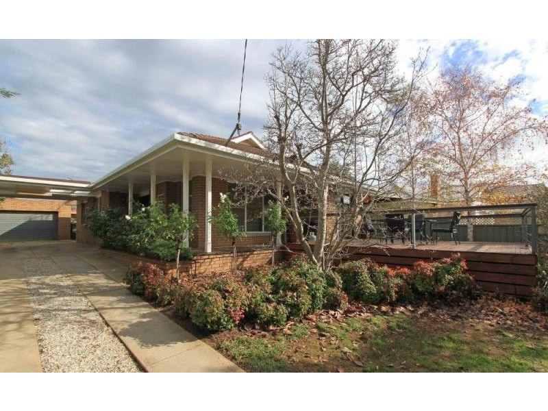 69 Campaspe Esplanade, Echuca VIC 3564