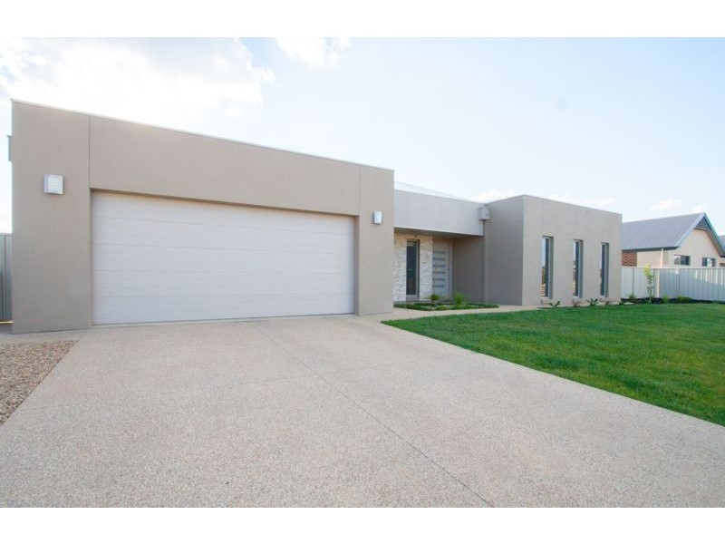 9 Healey Court, Moama NSW 2731