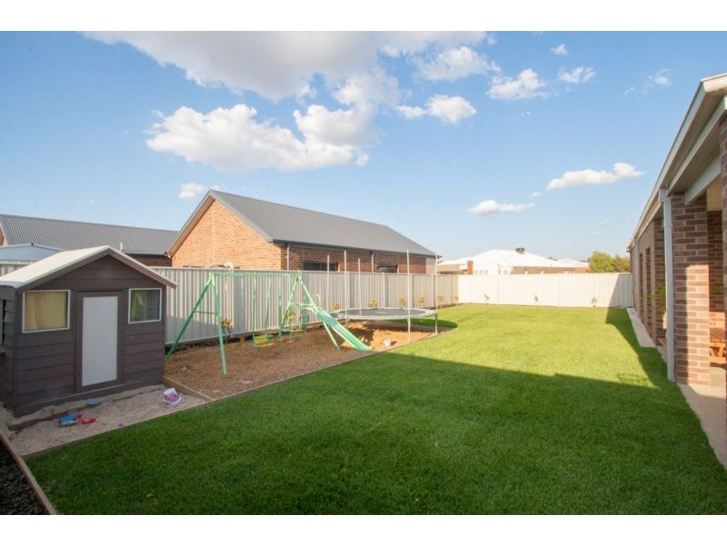 9 Healey Court, Moama NSW 2731