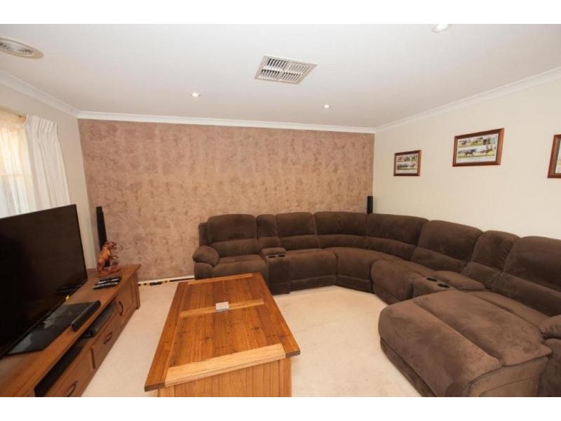 12 Aberdeen Way, Moama NSW 2731