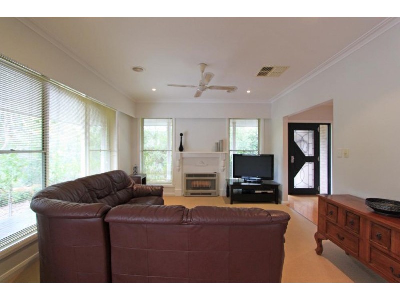 69 Campaspe Esplanade, Echuca VIC 3564