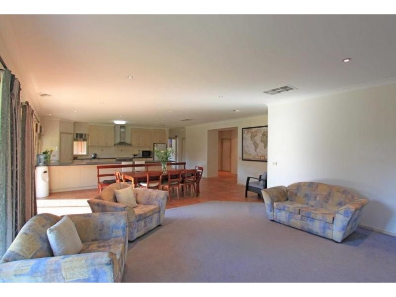 25 Wharparilla Drive, Echuca VIC 3564