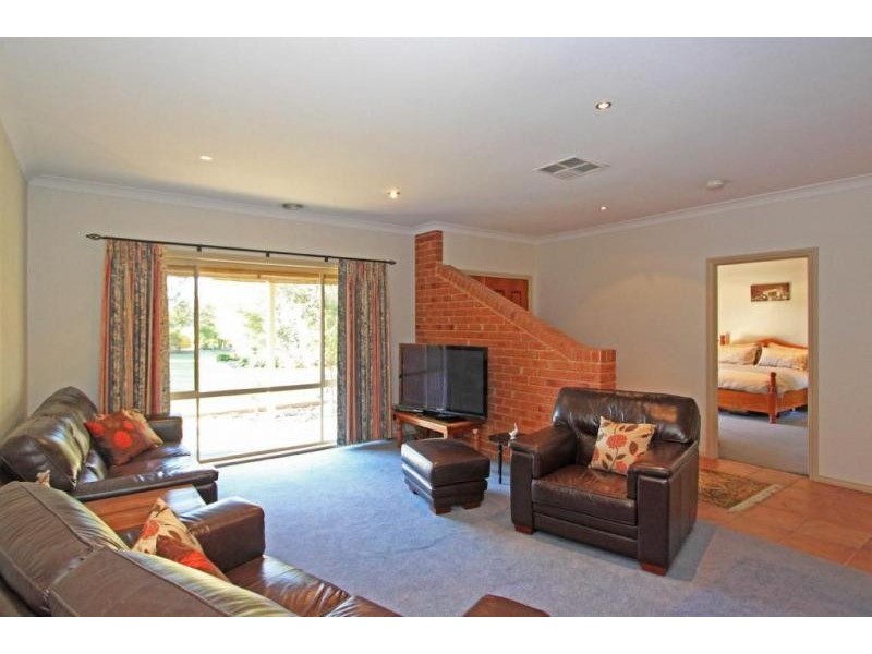 25 Wharparilla Drive, Echuca VIC 3564