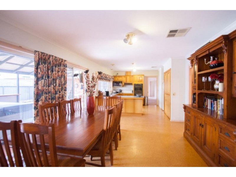 15 Winnima Avenue, Moama NSW 2731