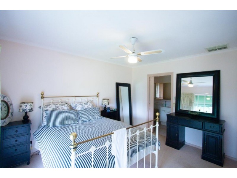 15 Winnima Avenue, Moama NSW 2731